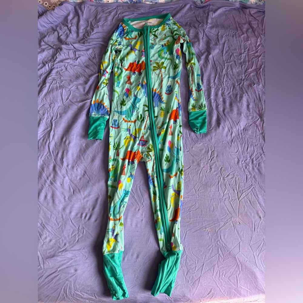 Little sleepies prehistoric party zippy